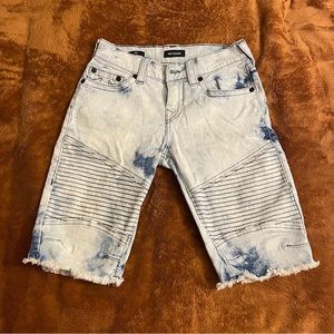 ✨Geno Slim True Religion Shorts✨